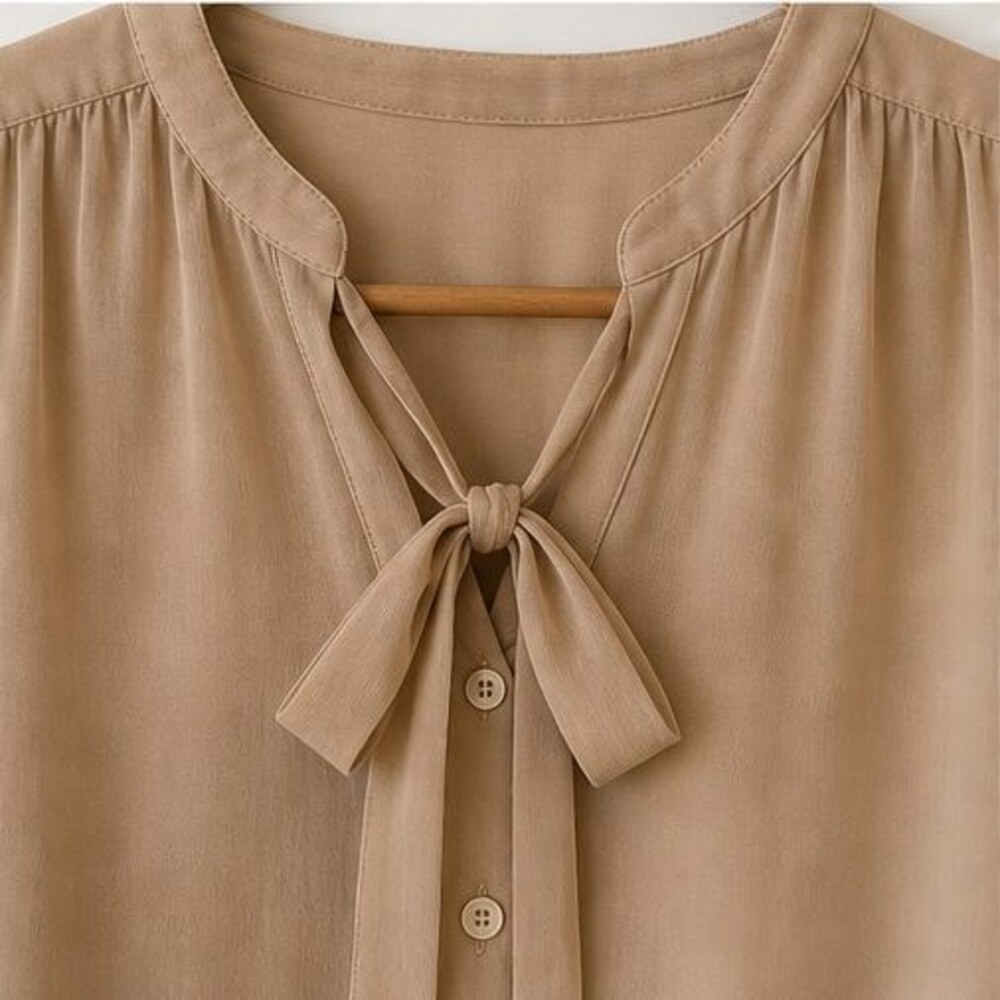 Camel Button Blouse - Picture 4 of 6